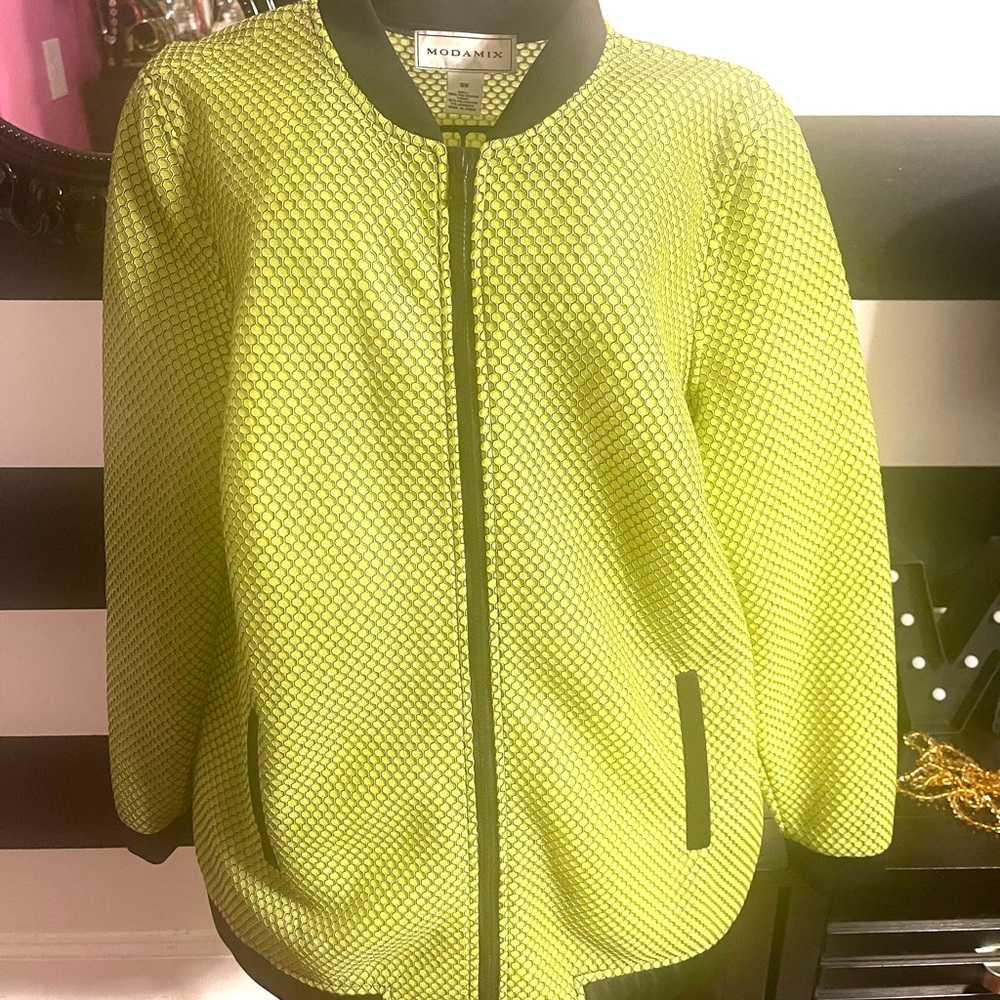 Light weight jacket